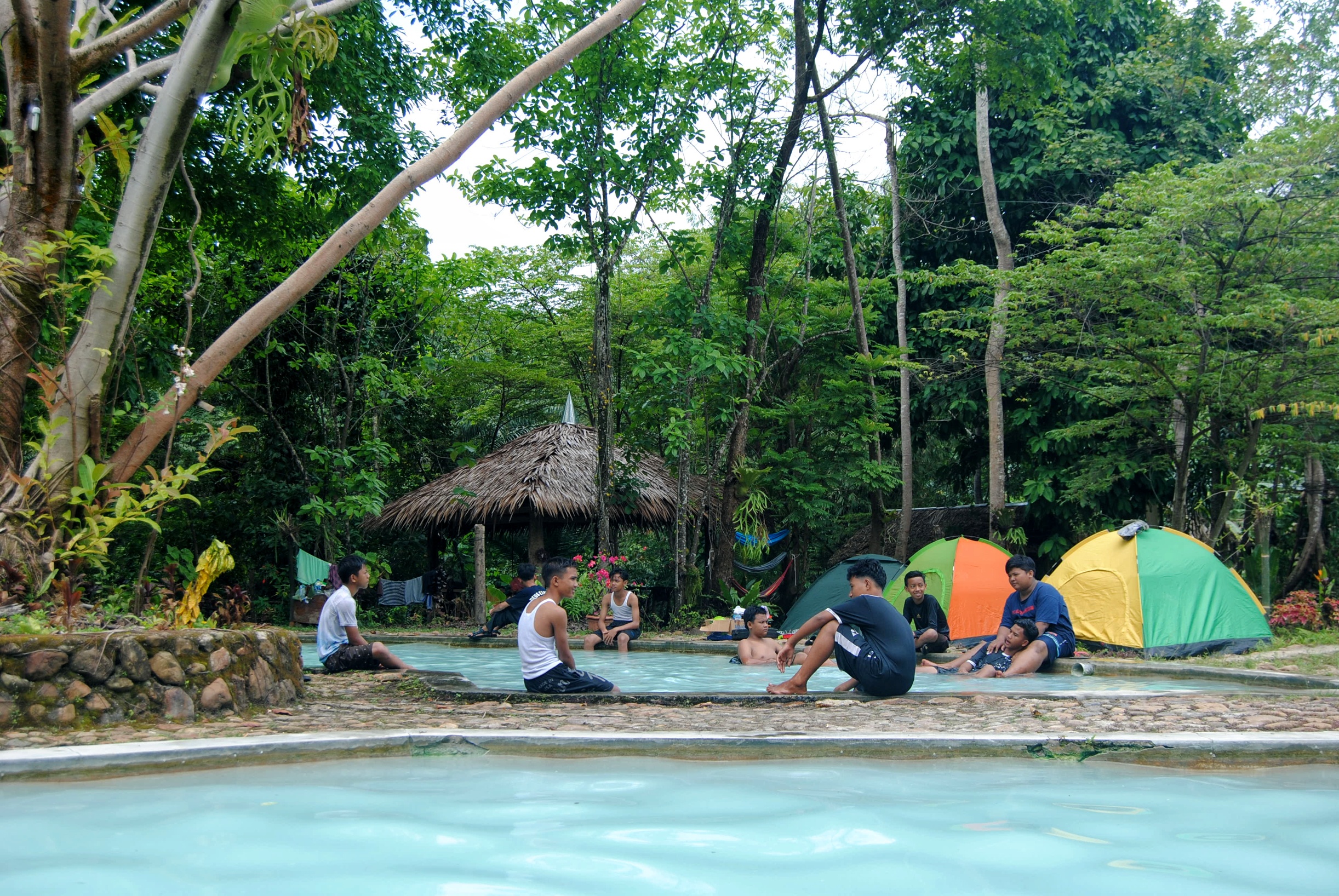 Forest Healing dan Relaksasi di Pemandian Air Panas Marike