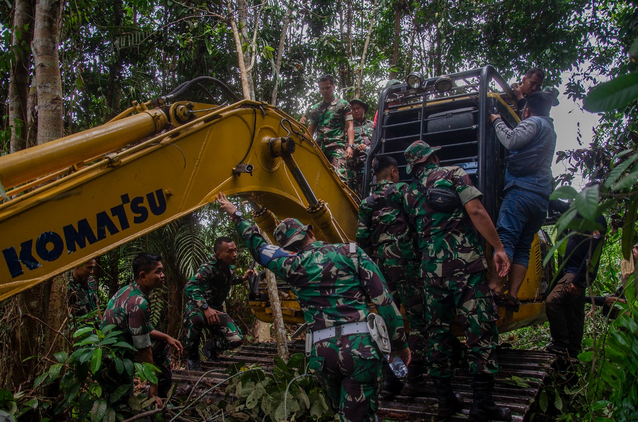 Operasi Gabungan di SM Giam Siak Kecil, Petugas Temukan Alat Berat Perambah