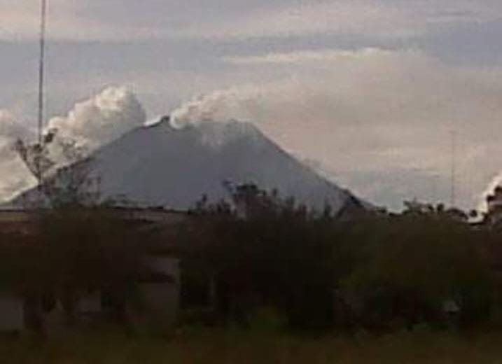 Gunung Marapi Erupsi, 40 Pendaki Masih di Atas